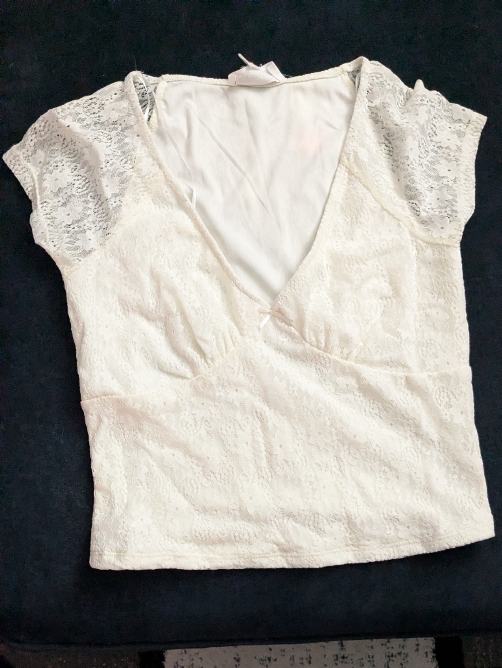 NWOT! Pink Rose White Lace Crop Top Size L